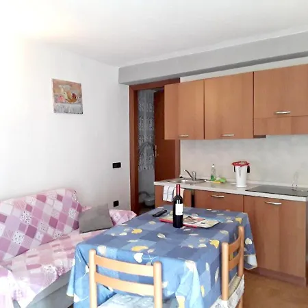Cosy In Prabione With Balcony 30 Sqm Private Parking